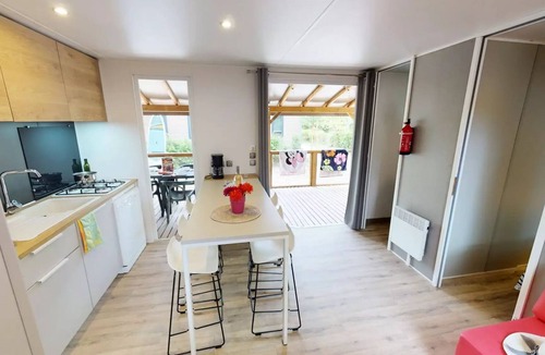 Cabrieres-dʼAigues House | Provence Cottage - 33 m² - 3 bedrooms (5 adults and 1 child) 5 to 6 people - 5 people included in the rate