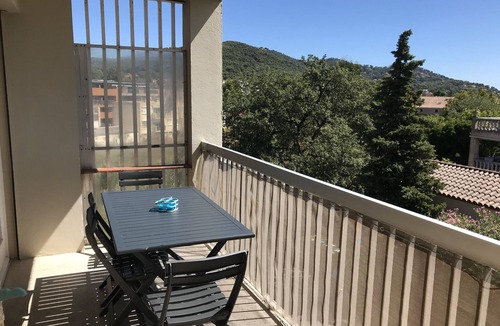 Carqueiranne Apartment | Proximité Port et Plage - T3 Climatisé