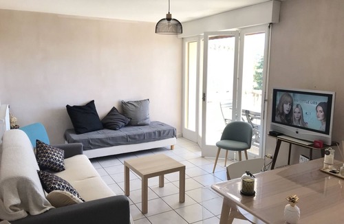 Carqueiranne Apartment | Proximité Port et Plage - T3 Climatisé