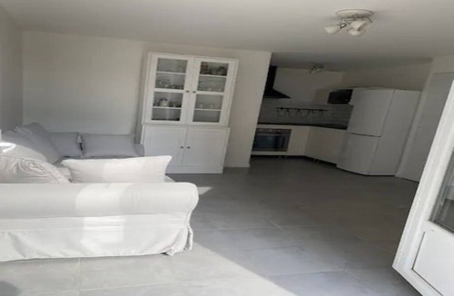 Est Apartment | Quiet apartment with terrace in the Provencal countryside