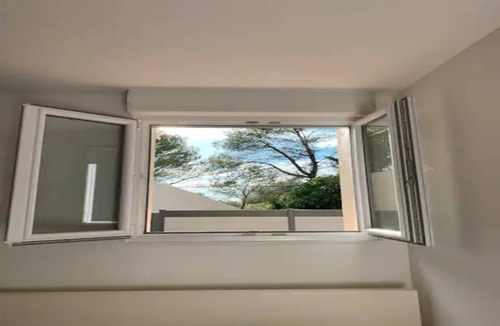 Est Apartment | Quiet apartment with terrace in the Provencal countryside