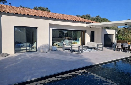Favas House | Quiet House in Saint-Bauzille-de-Montmel with Private Pool, Wi-Fi, and Air Conditioning