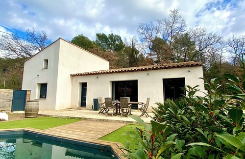 Evenos House | Quiet house