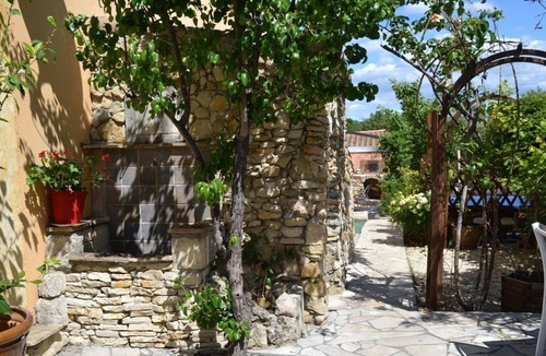 Sussargues House | QUIET STUDIO COUNTRYSIDE, QUIET HOUSE SHARED POOL, AQUABIKE, CHILDREN'S GAMES