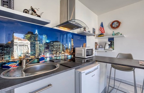 Marseillan Apartment | Quiet studio in Marseillan 1 couple 2 children, 2 biker couples, Cyclists