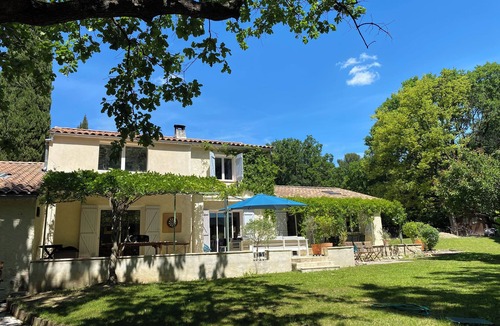Les Figons House | Quiet villa in a green setting
