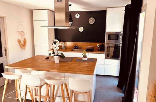 Mouries Villa | Quiet villa in charming Provence village