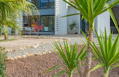 Ceyreste Villa | Quiet villa in the Provençal pine forest