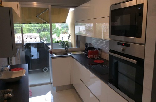 California - Pezou Apartment | Rare gem, rooftop villa, 150m2 living space on park, janitor air-conditioning, pisc, pkg,