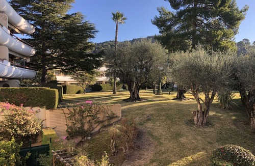 California - Pezou Apartment | Rare gem, rooftop villa, 150m2 living space on park, janitor air-conditioning, pisc, pkg,