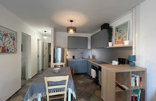 Palavas-les-Flots Apartment | Rch 50m2 beach access secure gate, 2bed + extra bed, GD terrace wifi&clim
