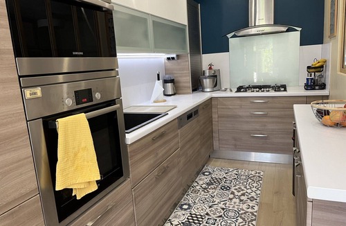 8th Arrondissement Apartment | RDJ, a 5-minute walk from the beaches and calanques