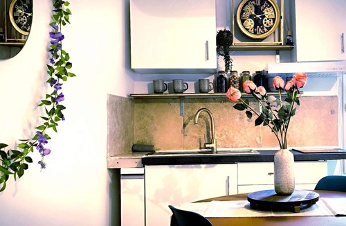 Greoux-les-Bains Apartment | Refuge des Lavandes - Luxurious Studio in Town Center, Near Thermal Baths, 5* Comfort