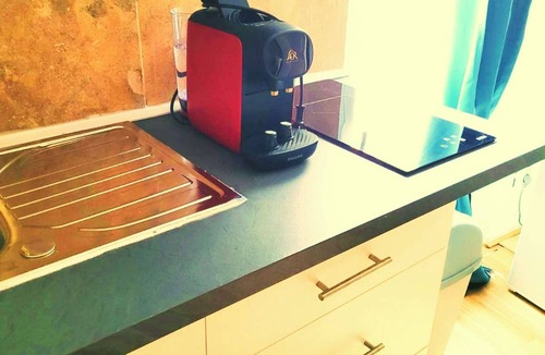 Greoux-les-Bains Apartment | Refuge des Lavandes - Luxurious Studio in Town Center, Near Thermal Baths, 5* Comfort