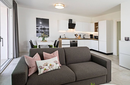 Lazise Apartment | Regarda - Casa Erika with big terrace, swimming pool, wifi