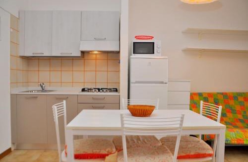 Bibione Apartment | Relaxing studio apartment with side sea view
