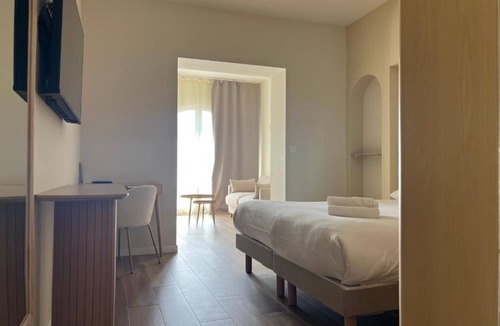 Sanary-sur-Mer Hotel | Relaxing Triple Retreat Near Beaches and Harbor Attractions