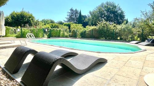 Cheval-Blanc House | Rendez-vous en Provence -10 personnes- duo de gîtes- piscine privée - climatisation-moustiquaires