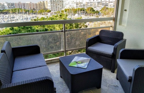 Carnon-Plage Apartment | Renovated apartment T2 Port and Sea 2 to 5 people direct access beach to 100 m