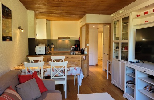 Pra Loup Apartment | Renovated apartment, 2 bedrooms, 2 bathrooms, balcony overlooking slopes