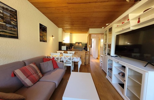 Pra Loup Apartment | Renovated apartment, 2 bedrooms, 2 bathrooms, balcony overlooking slopes