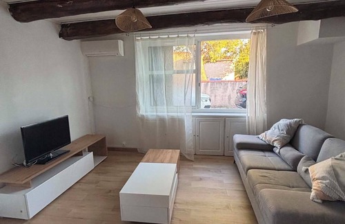 Rognac House | Renovated House with Private Garden - Peaceful & Natural: Le Petit Mas