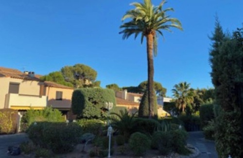 Boulouris-sur-Mer Villa | Renovated Provencal villa 50 m from the sea Résidence Hélios