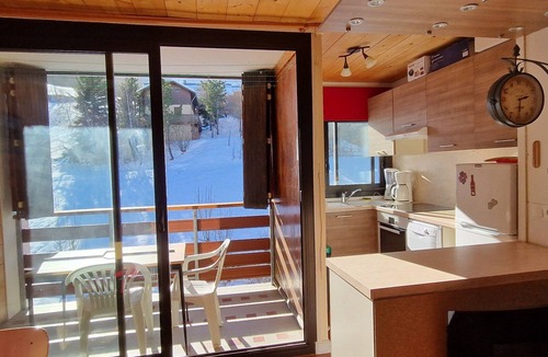 Le Sauze Apartment | Renovated T2 apartment at the slopes, for 6 guests