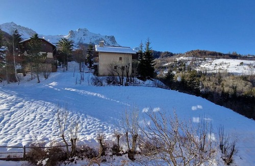 Le Sauze Apartment | Renovated T2 apartment at the slopes, for 6 guests