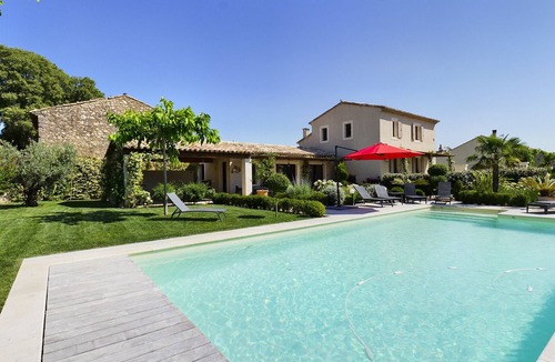 Eygalieres House | Renovated villa in Eygalières with heated pool