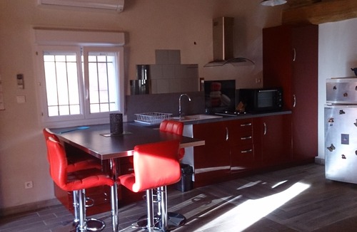 Barbentane Apartment | Rent 2 rooms of 50 m2 in mas provençal.
