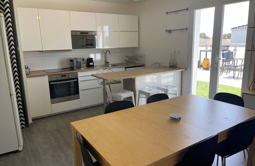 Aimargues Apartment | RENTAL: BEAUTIFUL APARTMENT NEAR THE SEA AND CLOSE TO NÎMES AND MONTPELLIER