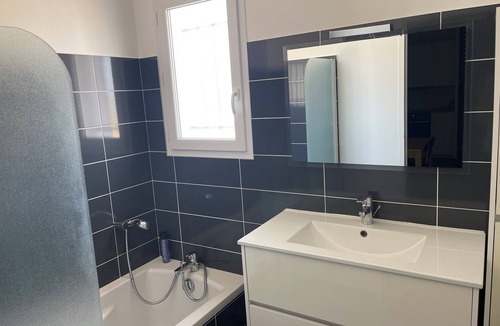 Aimargues Apartment | RENTAL: BEAUTIFUL APARTMENT NEAR THE SEA AND CLOSE TO NÎMES AND MONTPELLIER