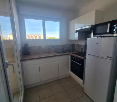 Port-Saint-Louis-du-Rhone Apartment | Residence Azur