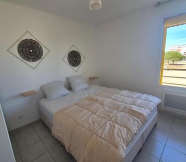 Port-Saint-Louis-du-Rhone Apartment | Residence Azur