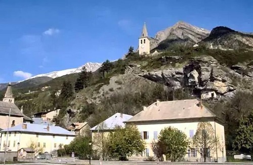Jausiers Apartment | Residence Chateau Des Magnans Bat A - Studio for 4 People