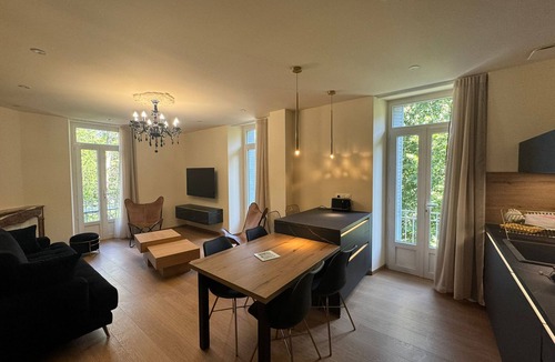 Chateau-Ville-Vieille Apartment | Residence VillaBelleFleur-Apartment La Colchique