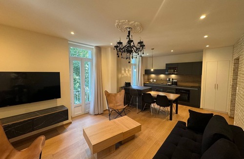 Chateau-Ville-Vieille Apartment | Residence VillaBelleFleur-Apartment La Colchique