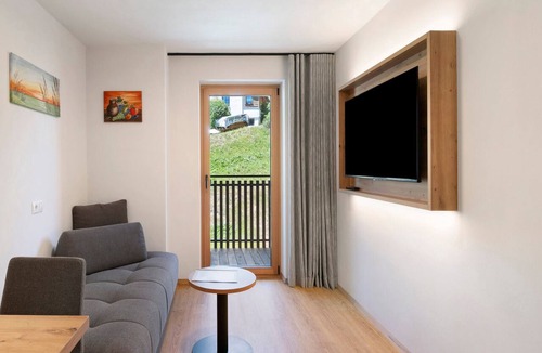 Resia Apartment | Residence Froy Apartment 11 – Mountain View, Whirlpool & Breakfast Included