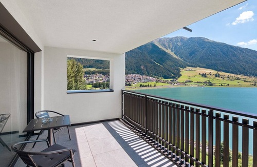 Resia Apartment | Residence Froy Apartment 3 – Lake View, Whirlpool & Breakfast Included