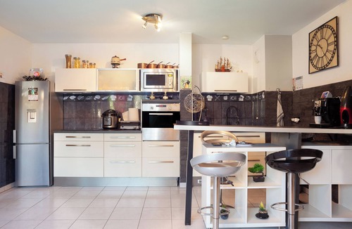 Les Baumettes Apartment | Residence "Les Terrasses Des Calanques" with Private Terrace, Private Whirlpool & Wi-Fi