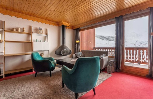 Val-Thorens Apartment | Residence l’Hermine, Ski In-Out with WiFi in Val Thorens, “V7” by Versant Collection