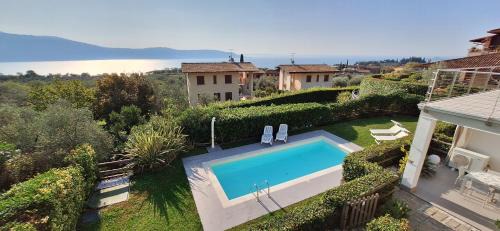 Gaino Apartment | Residence Olivi - Panorama Lake View, Pool, Terrace, Garden, Wifi
