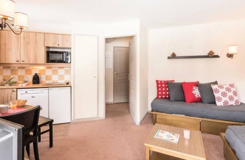 Les Claux Apartment | Residence Pierre & Vacances L'Albane - Apartment for 4 people - 1 bedroom - Mountain view