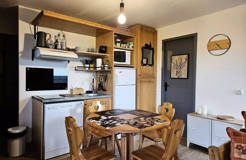 Pra Loup Apartment | Residence Pra Roustan - Spacious studio with large terrace and beautiful open view in Pra Loup