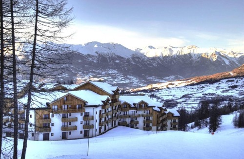 Les Orres Apartment | Resort center, 3rd floor, fitness, swimming pool, sauna, balcony, tv, ski locker, 35m², Les Orres