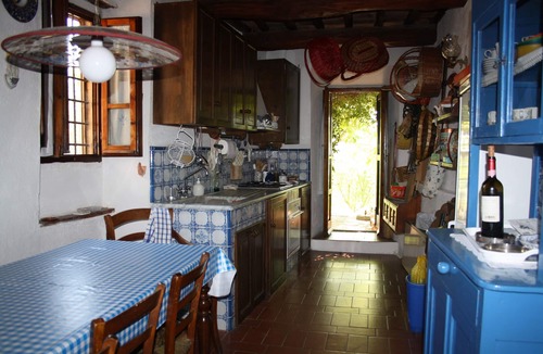 Castellina in Chianti House | Restored farmhouse in heart of chianti with swimming pool and tennis court.