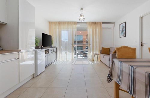 Frejus Plage Apartment | Reve de Dante avec terrasse