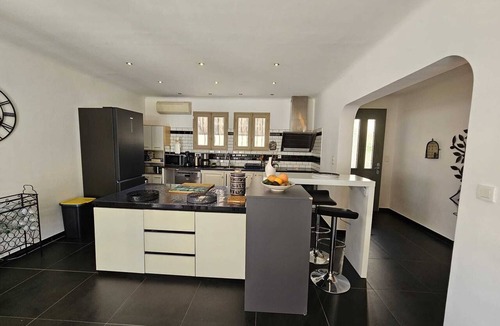 Boulouris-sur-Mer Apartment | Rez de Villa Fleur de Sel, au Calme, mer et Commerces à Proximité
