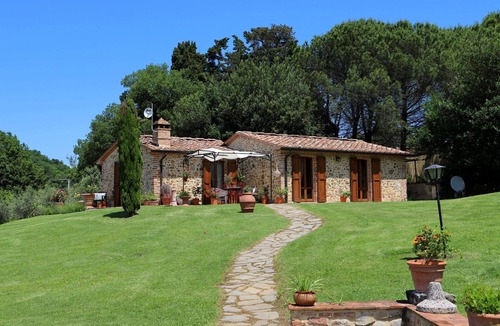 Radicondoli House | Romantic cottage with private pool and garden.
